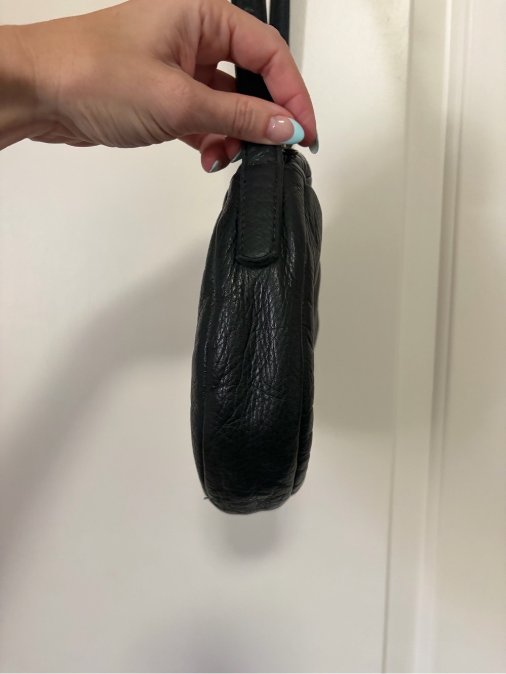 Vintage🖤RARE 🖤 BAGGU Black Round Circle Natural Leather Crossbody Bag🖤 - Picture 6 of 13